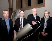 Die Technischen Werke Osning spenden für die St. Johanniskirche in Halle Westfalen eine neue LED-Lampe.