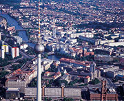 Forscher sollen bis Ende 2013 Szenarien entwickeln, wie der CO2-Ausstoß der Stadt Berlin reduziert werden kann.