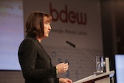 Hildegard Müller, Vorsitzende der BDEW-Hauptgeschäftsführung, eröffnet den BDEW Kongress.