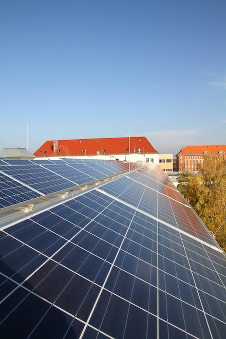 Laut Trendmonitor 2015 des Unternehmens Stiebel Eltron sieht eine Mehrheit der Deutschen die Energiewende in Gefahr.