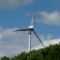 In Hessen weisen Bündnis90/Die Grünen darauf hin, dass ein größerer Abstand von Windrädern zu Siedlungen die Windkraft in ökologisch sensible Bereiche verschiebt.