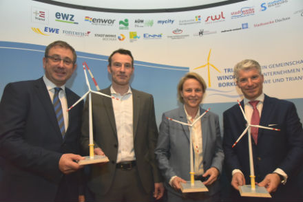 Kommunale Energieversorger haben den Startschuss für den weiteren Ausbau des Trianel Offshore-Windparks Borkum gegeben.