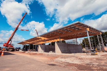 Die innovative Solarkonstruktion auf dem Werksgelände der Stadtwerke Heidelberg ist gleichzeitig Erzeugungsanlage und Carport-Dach.