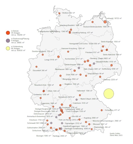 Deutschlandkarte: 49 solare Wärmenetze mit insgesamt 146.204 Quadratmetern Bruttokollektorfläche sind im März 2023 in Deutschland in Betrieb.