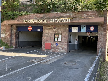 Parkgarage Altstadt in Wertheim: Hier ist die Einfahrt künftig ohne lästiges Ticketziehen möglich. 