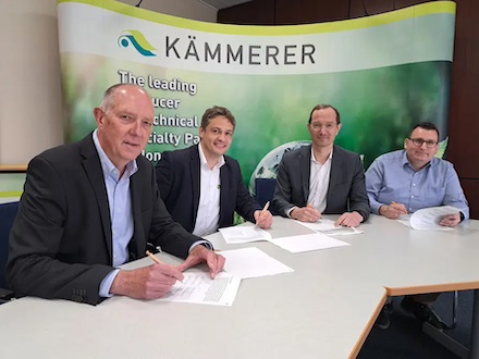 Bei der Unterzeichnung der Absichtserklärung für eine gemeinsame Wärmepartnerschaft in Osnabrück.