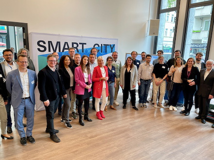 Die Teilnehmer des Netzwerktreffens zum Programm „Smart City Wiesbaden“ zogen eine positive Zwischenbilanz.