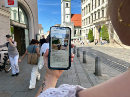 Neuigkeiten aus Augsburg künftig via WhatsApp erhalten. 