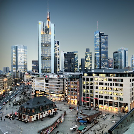 Die Stadt Frankfurt am Main setzt den Ausbau seiner E-Lade-Infrastruktur weiter fort.