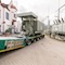 Der Selbstfahrer transportiert Trafo zum finalen Standort.