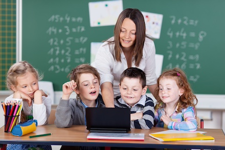 Um die Digitalisierung der Schulen weiter voranzutreiben, fordert die Stadt Stuttgart jetzt vom Bund eine Verlängerung des DigitalPakts Schule.